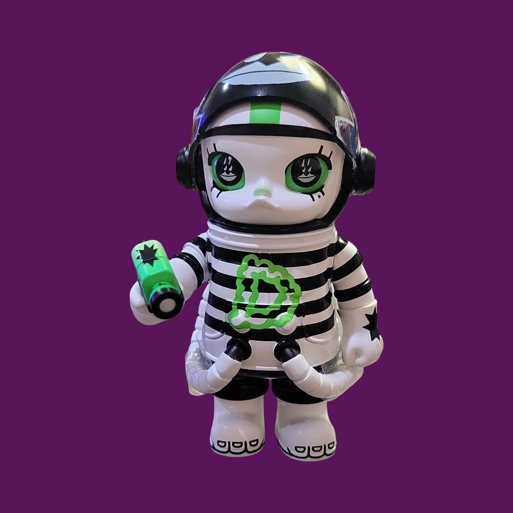 POP MART SPACE MOLLY